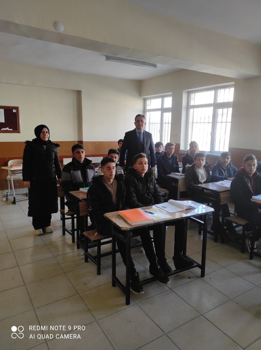 ahmettunc65's tweet photo. Okul ziyaretlerimiz devam ediyor...
#Yunus Emre Ortaokulu
#Baskale İmam Hatip Lisesi https://t.co/DWI5kKlyn0