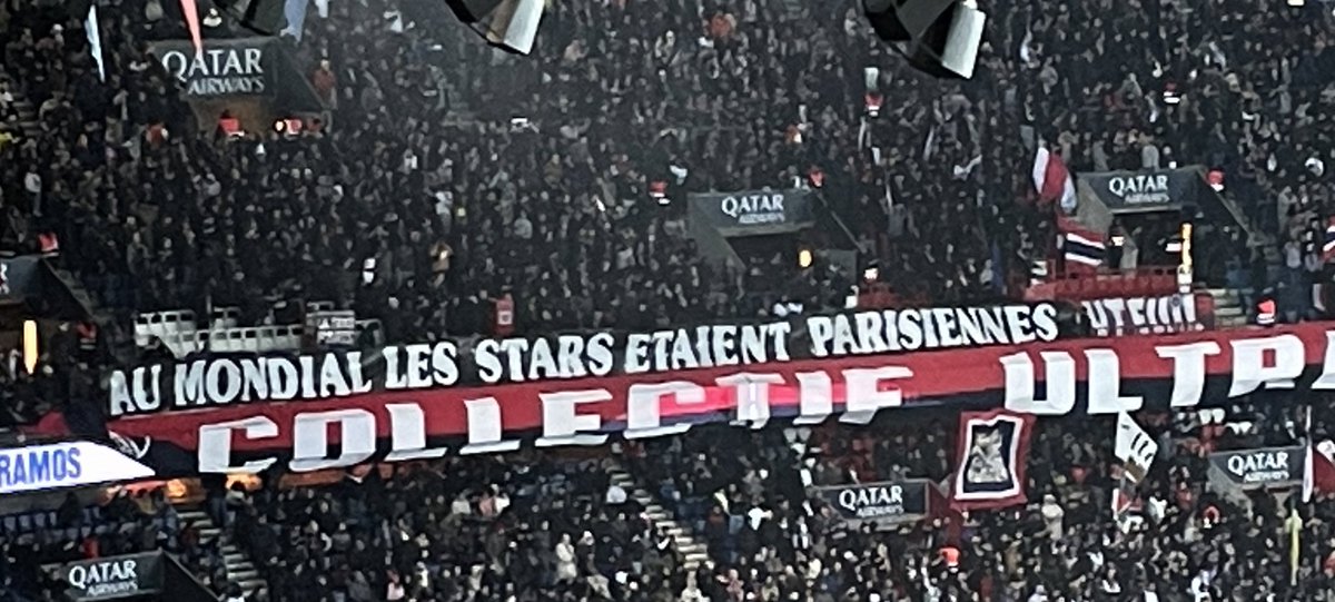 AmbreGodillon's tweet photo. Kylian a eu son chant, mais aussi ses banderoles. Enfant du pays ♥️💙 #PSGRCSA https://t.co/nLD7820prv