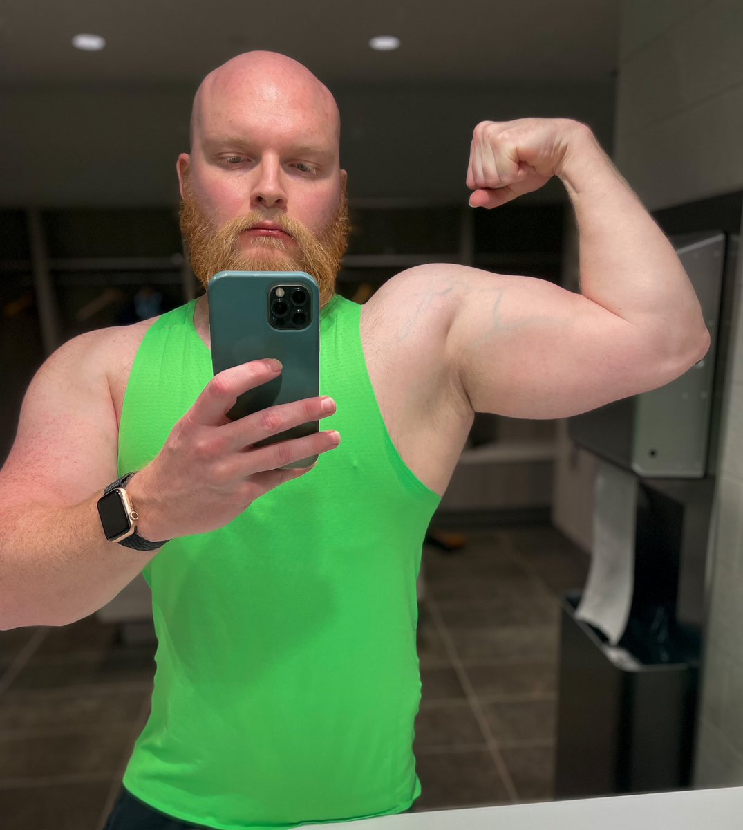 darth_applejack's tweet photo. Felt good after arm day. #fit #swole #fitness #bodybuilding #mucles #biceps #gains https://t.co/lYK8xTAqHp