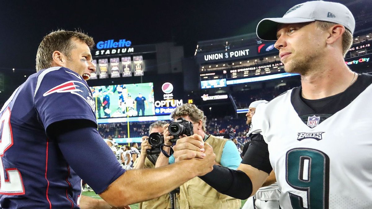 ThatDudeD0M's tweet photo. •Derek Carr benched

• The 7-8 Pats have a chance for playoff contention 

•The Phins have let Tua get concussed 3 times in one season

•Nick Foles is starting Games

•Tom Brady is losing them

•49 YO Terrell Owens is talking to teams for an NFL return

WTF IS HAPPENING. https://t.co/lFIp6IQO39