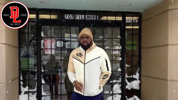 DailyLoud's tweet photo. A Barber in Buffalo Turned His Shop Into a Shelter for 50 People During the Killer Blizzard. They Slept In Chairs and On the Floor With Barber Capes as Blankets. A true hero‼️🙏 https://t.co/wP6hN79gI9