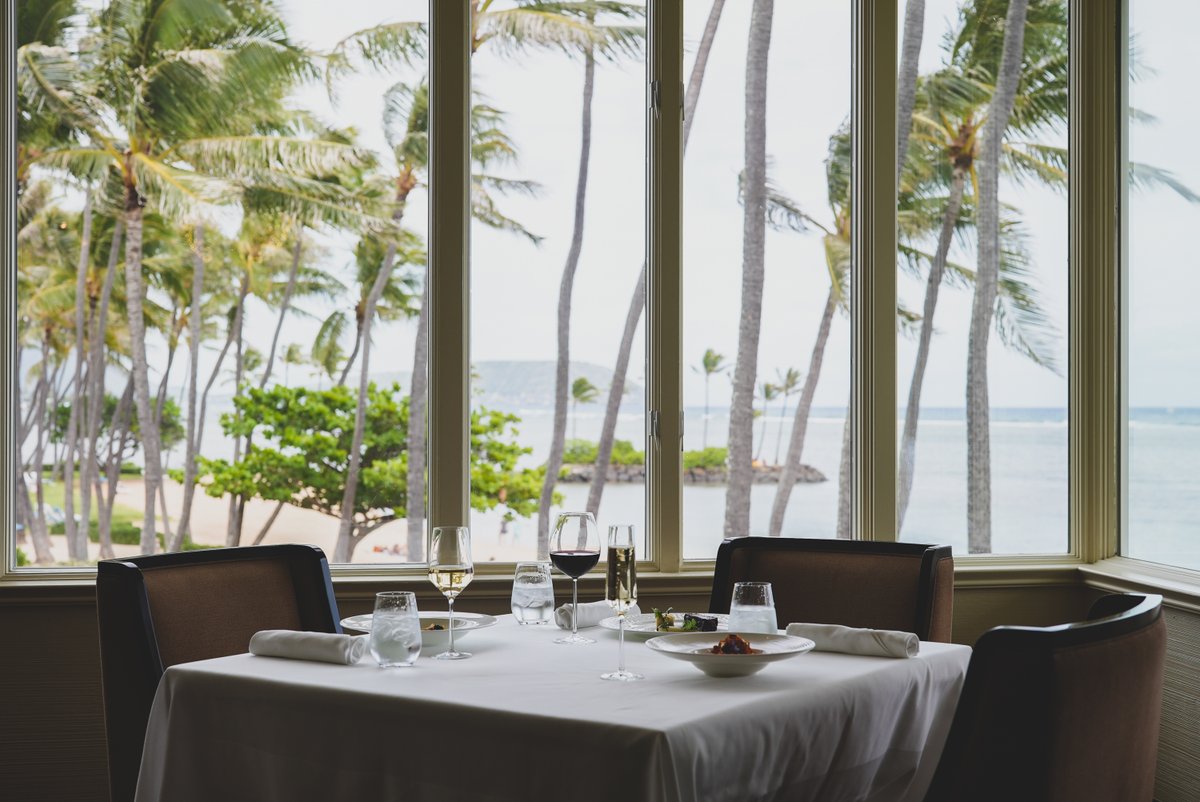 KahalaResort's tweet photo. The best corner table with the best views. #hawaiianresort #tropicalvacation #hawaiianvacation #dreamvacation #gohere #travelandleisure #luxurytravel #luxuryresort #chefsfeature #flavorprofile https://t.co/tGbJoBOZM6