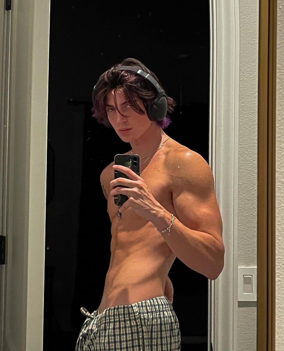 jackrossfk's tweet photo. tell me what you want. https://t.co/a1Vu3KoVyD