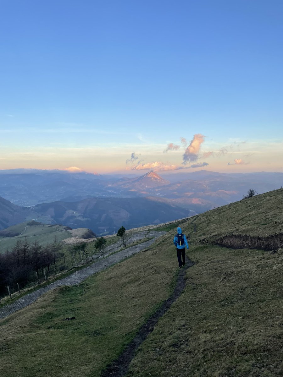 maiderjorge's tweet photo. Gaur gozian goizeko argazkixak, Aloña🗻☀️ https://t.co/rwK2SfnApm
