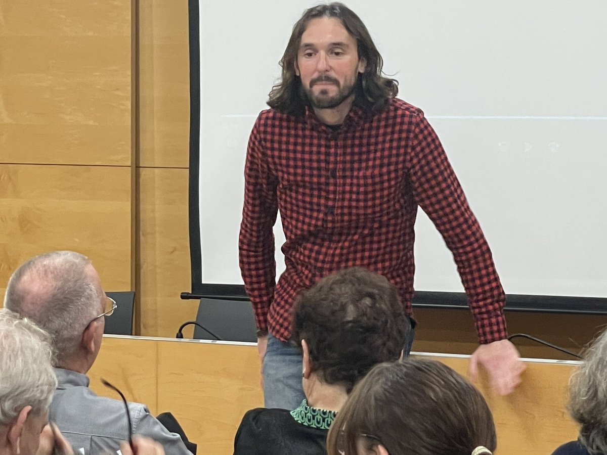 irenepradesg64's tweet photo. Amb la sala polivalent de gom a gom, s’ha estrenat la pel·lícula documental "Felip Pedrell: Resurfacing a Musical Legacy" de Xabier Coluig. Enhorabona!
@bibliotecamd @XabierColuig @XimoMartore1 @cintaespuny @fernandosaporta #Pedrell https://t.co/kmRSRvz3EY