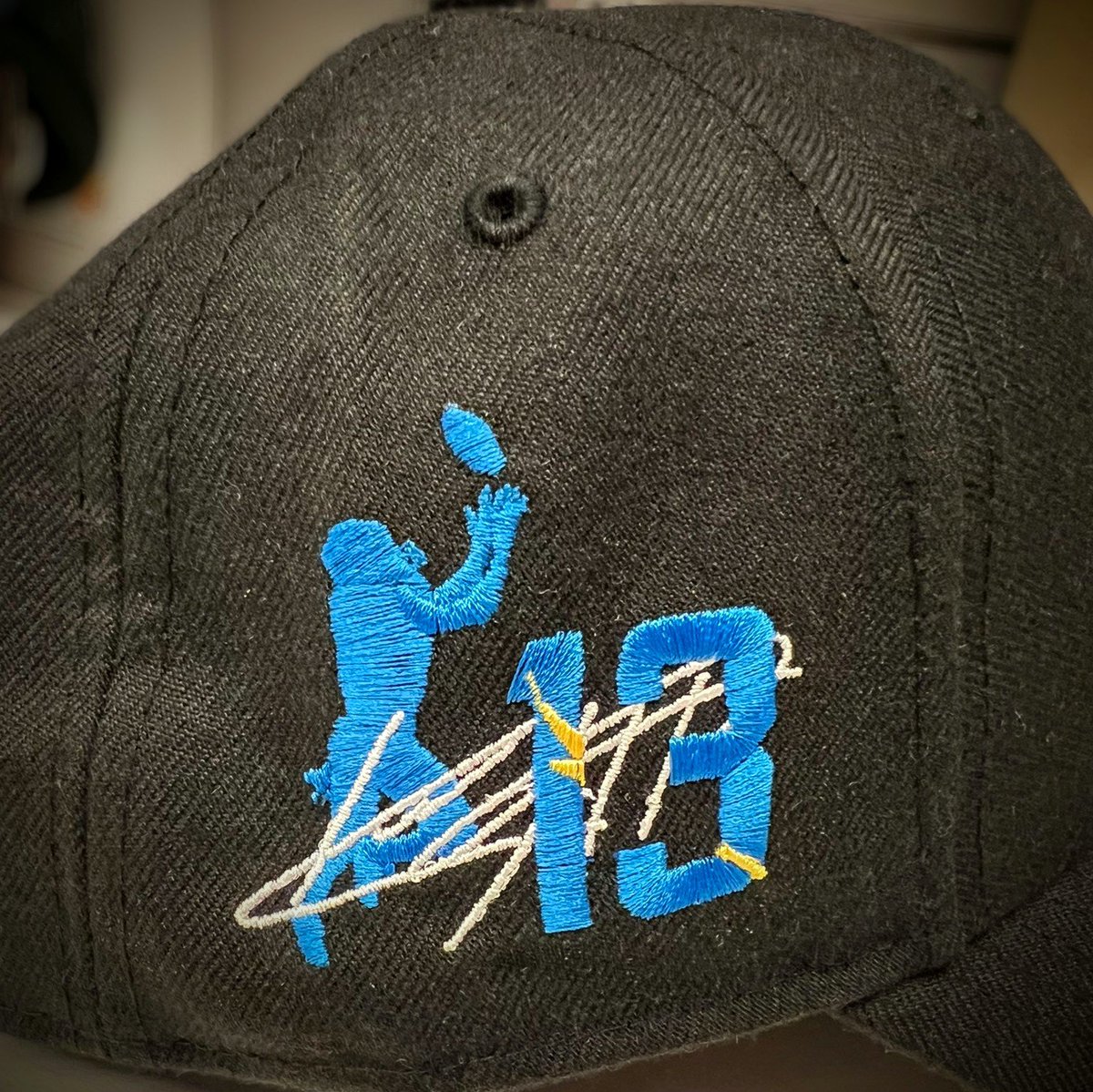 dhbcOregon's tweet photo. #giveaway from #dhbc #oregon!

47 MVP Velcro Dad Hat
one size fits most

to enter, RT!!!
winner selected Saturday 12/31

courtesy of chapter member @Ruin_Rising ⚡

if you're in #oregon, reply with your city! (not required to enter)

@diehardboltclub | #BoltUp https://t.co/68mn1Pa0v8