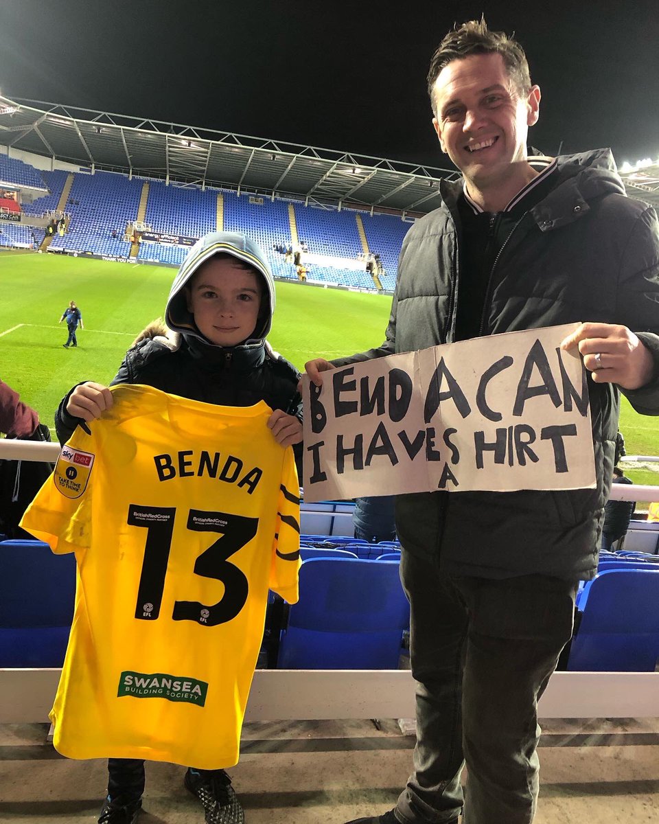 deborahhowell3's tweet photo. @SwansOfficial please thank Benda for yesterday, he made our little boys Christmas. And came of the bus for a photo 🤩 lifetime memory he will never forget!!! https://t.co/MC0Mj5xwCP