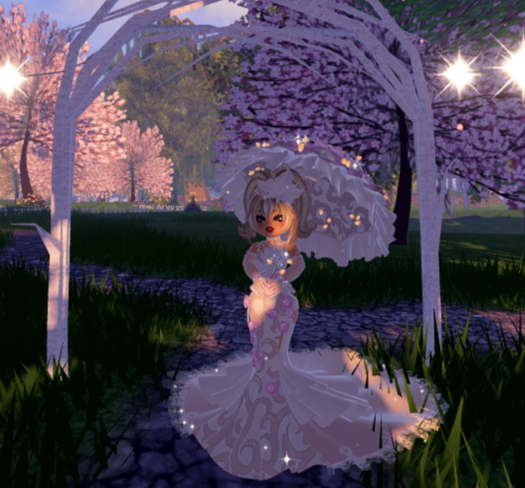 rowansmileu's tweet photo. Trading/Selling Goddess of Triumph Set. Not looking for full diamond offers #royalehigh #royalehightrading #royalehighoutfit https://t.co/MbCxyGLsxO