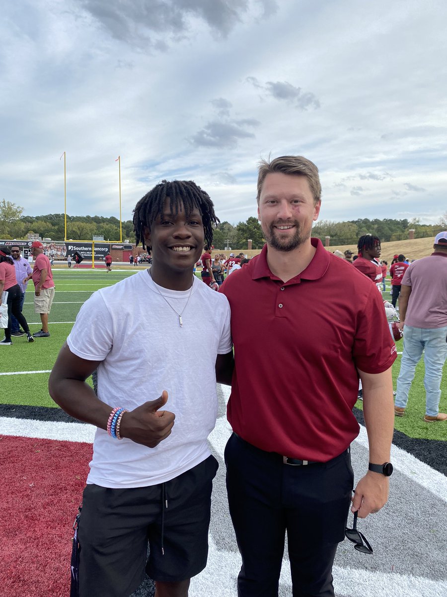Fun experience at <a href="/HendersonStateU/">Henderson State University</a> <a href="/CoachDrew18/">Drew Loudenback</a> greeted all coaches✅
