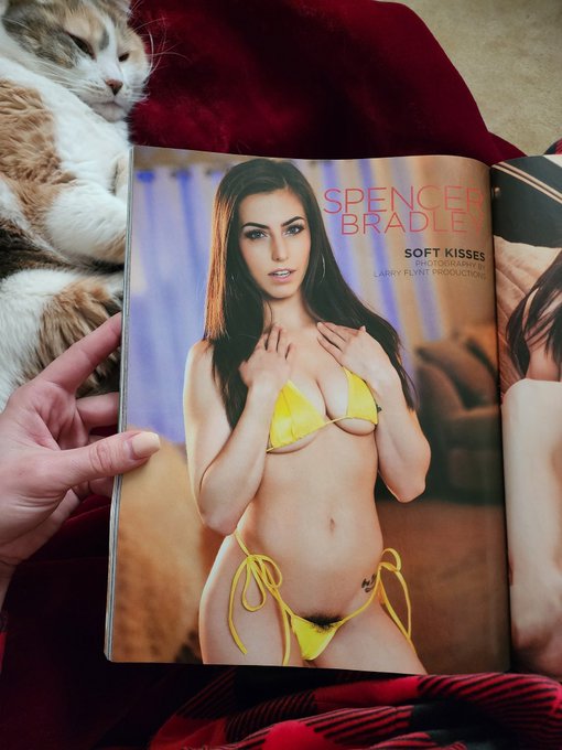 Some @HustlerMag highlights from 2022💕:  -when I got to be a Hustler Honey in the same issue as @AnaFoxxx's<a class="tags" href="/tag/hustlermag">@hustlermag</a><a href="/tag/mvsales"class="tags"><span>#mvsales</span></a>