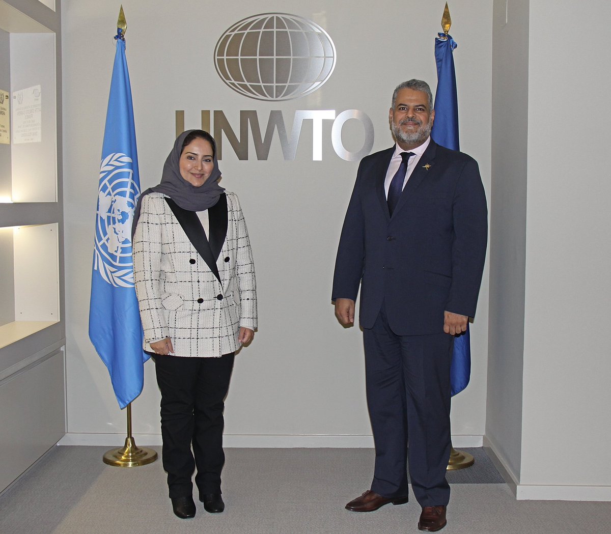 omarsalkathiri's tweet photo. اشكر الاستاذة بسمة الميمان وادارة الشرق الاوسط في @UNWTO على الدعوة الكريمة ، كفاءات عربية مؤثرة وحريصة على تعزيز التعاون وابراز الامكانيات السياحية لدول المنطقة. https://t.co/EKJAwvIqw1