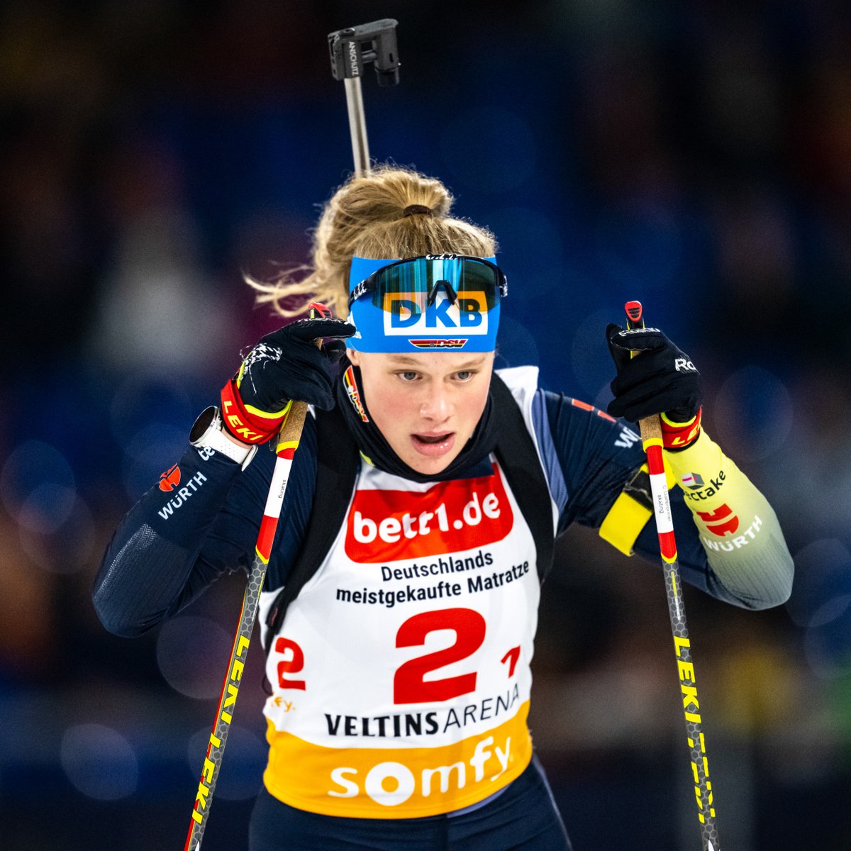 Biathlon auf Schalke tweet media