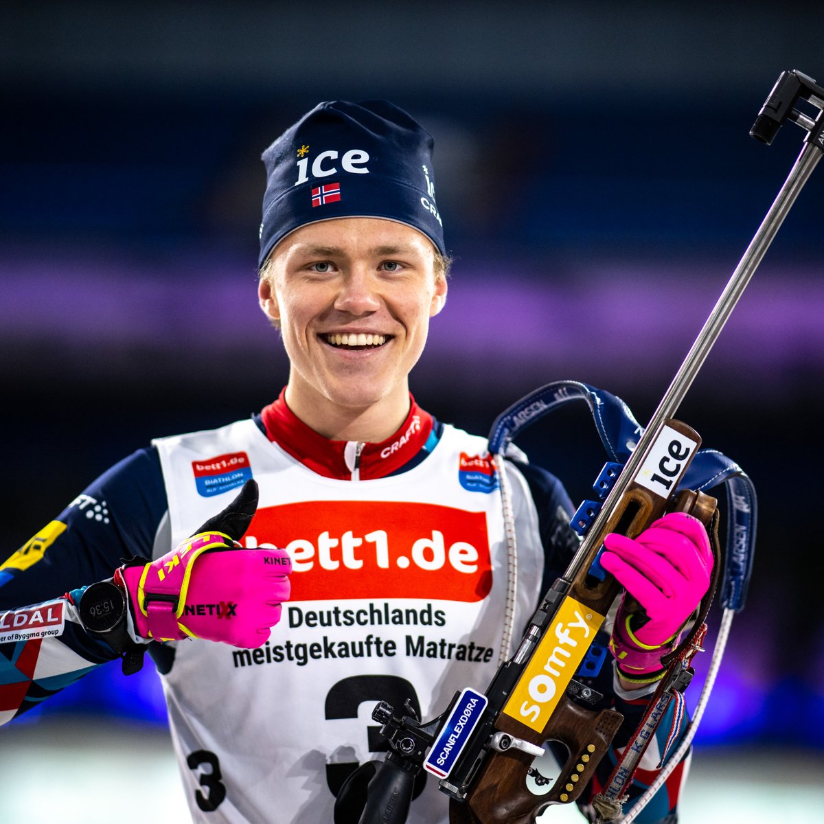 Biathlon auf Schalke tweet media