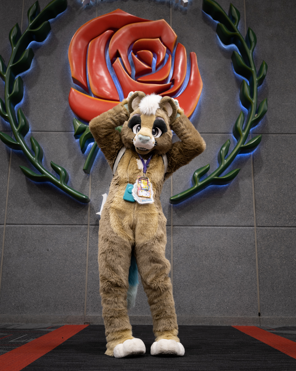 amsnep's tweet photo. A couple more #mff22 #furfest photos: it's the super talented @cougarcoves ! https://t.co/bWWVSAk2UM