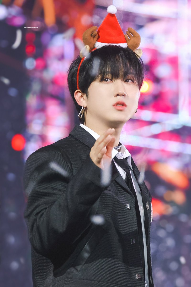 cheesechoux_cb's tweet photo. 221224 🎅🦌 #창빈 #changbin https://t.co/of1iCH2SAr