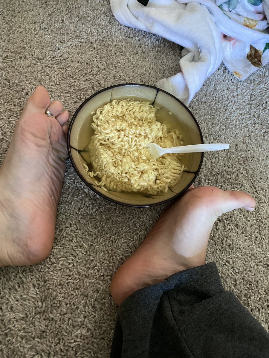 GoddessBo0's tweet photo. Lunch time! I’m having some basic ramen while you get to lick My soles clean for lunch. Send for the opportunity 😏
#findom #footfetish #feet #footslave #chsfindom #charlestonfindom #toejam #footcleaner https://t.co/LOuYOAN6lp