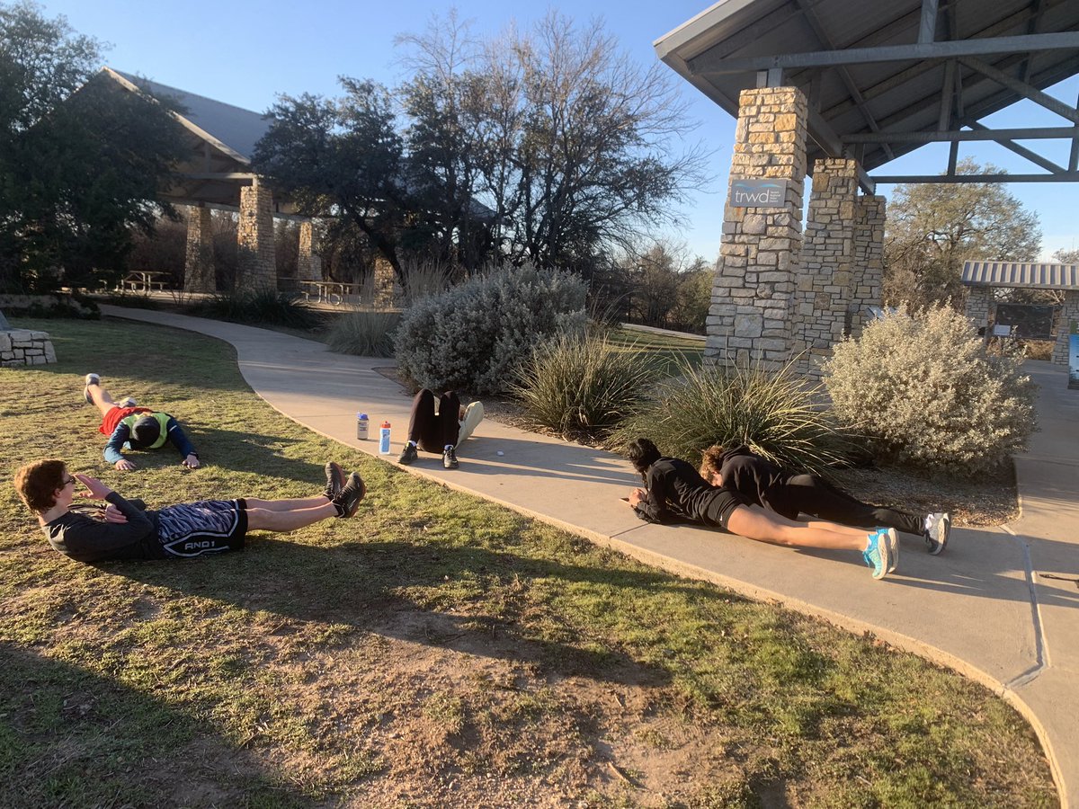 XcBoswell's tweet photo. Bos Distance Crew trail running at Eagle Mountain Park on this beautiful morning #bosxc @boswellpioneer1 https://t.co/E3MajdV2ov