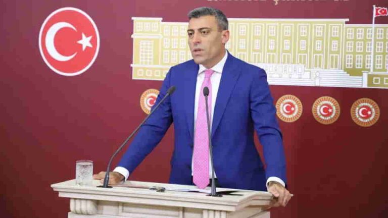#YenilikPartisi
#ÖztürkYılmaz
Türkiye Cumhuriyet'i 2023 yılını Yeniliklerle YenilikPartsi ile aydınlığa kavuşacak. Halkımıza hizmet bizim için kutsal bir görevdir...