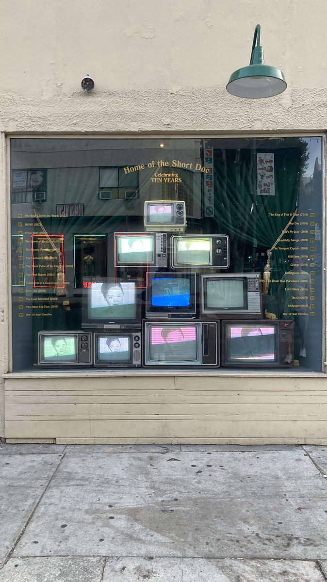 memorypillfilms's tweet photo. Neighborhood stroll #breakwaterstudios #homeoftheshortdoc https://t.co/taI5R5obi0