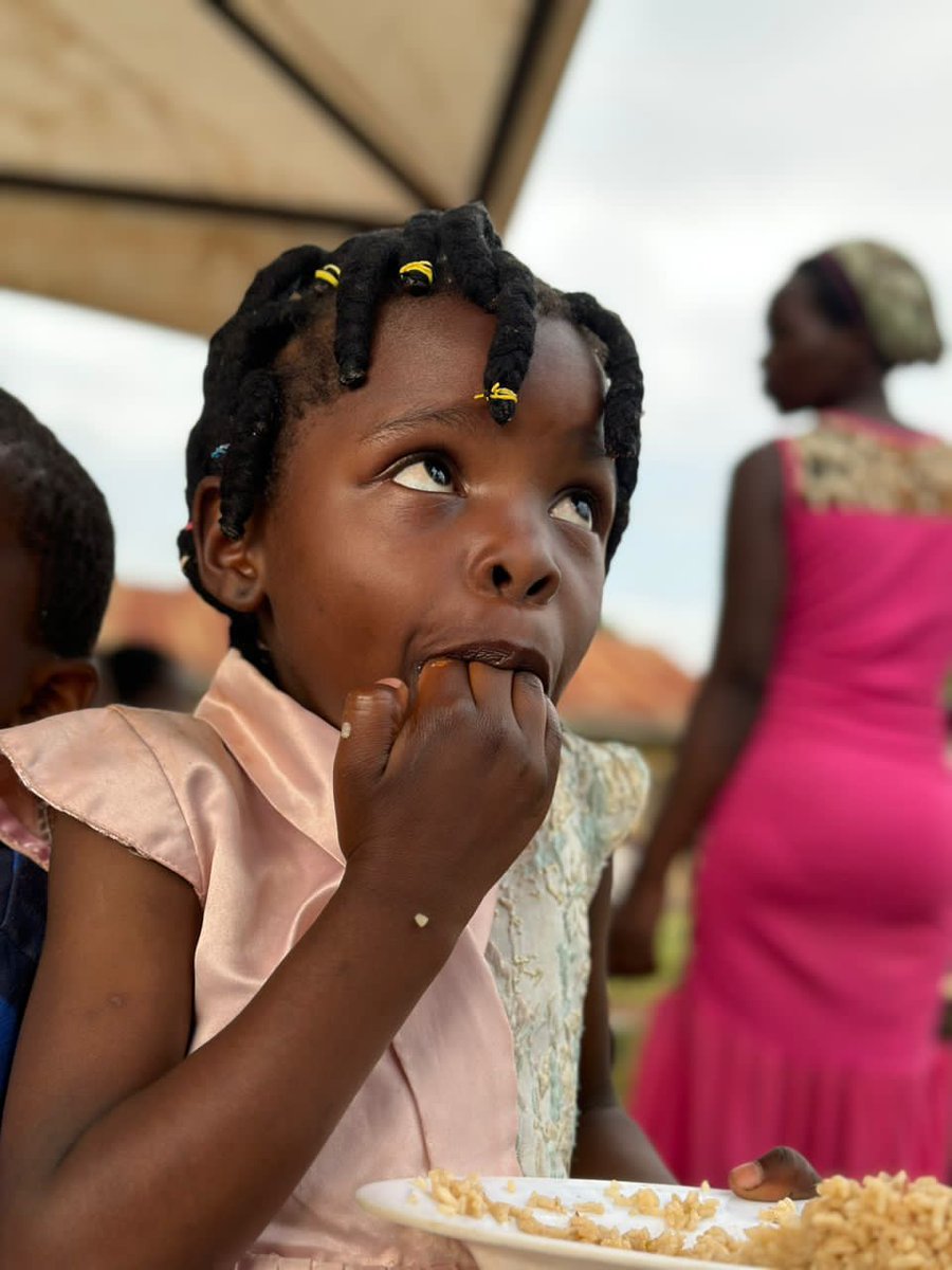 WeAreYouthsUg's tweet photo. Christmas for the kids.
#WAYcharityDrive https://t.co/WVCxHlcWEH