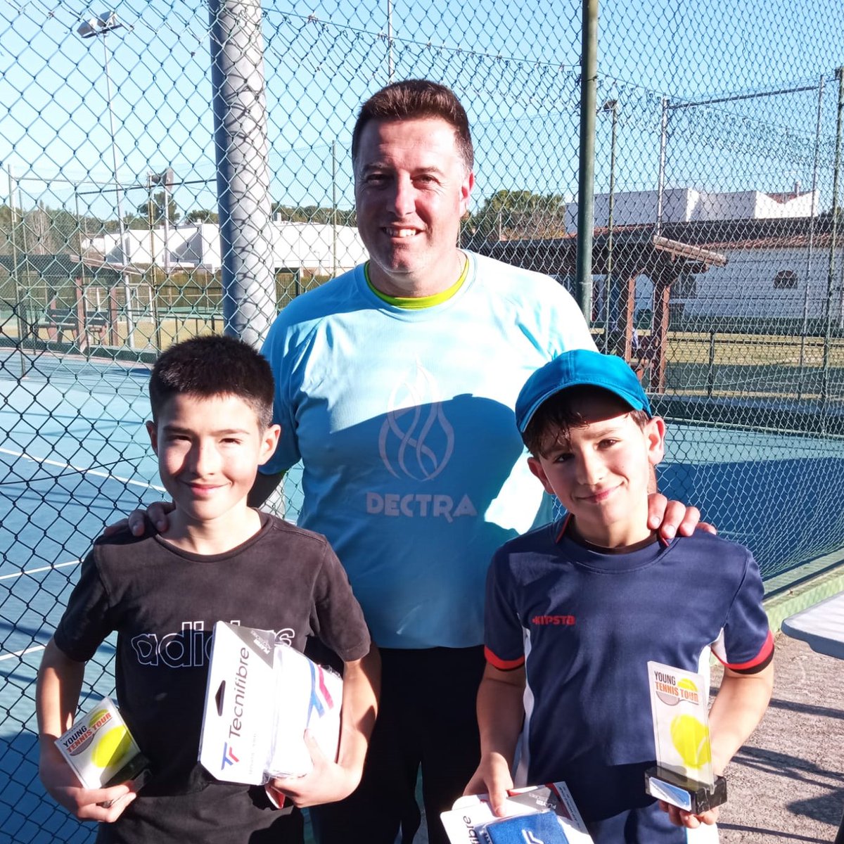 ctenisespanol's tweet photo. 🏆 Nuestro jugador Juan Julia se ha proclamado campeón del torneo Tecnifibre en Peñacañada y torneo jordytour de Náquera. ¡Enhorabuena campeón!

#CET #ClubEspañolTenis #tenisCV #torneos https://t.co/L2cgEdemPU