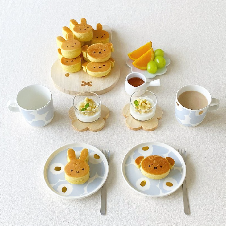 daily_dolce's tweet photo. Bunny and bear shaped pancakes by machaxxmy https://t.co/kq4Dn3AFJW