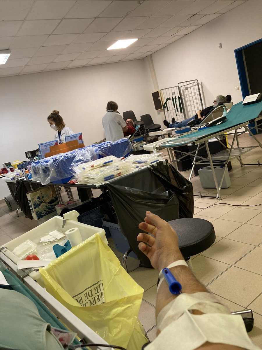 Appel entendu, #DonDeSang réalisé à l’instant ! 
De nombreuses collectes vous attendent, rdv sur le site de l’<a href="/EFS_dondesang/">Établissement français du sang</a> pour prendre rdv (#bonneresolution) 
Merci aux bénévoles, à dans 2 mois ! Bonne fin d’année à toutes et tous d’ici là