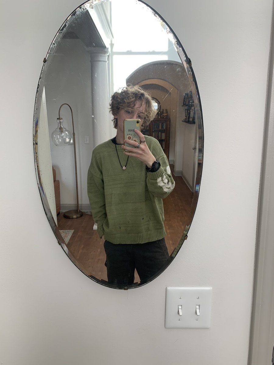 butch_mothman's tweet photo. the fit has been checked (my home is full of 7 dollar thrift shop mirrors) https://t.co/3oHhI22TaZ