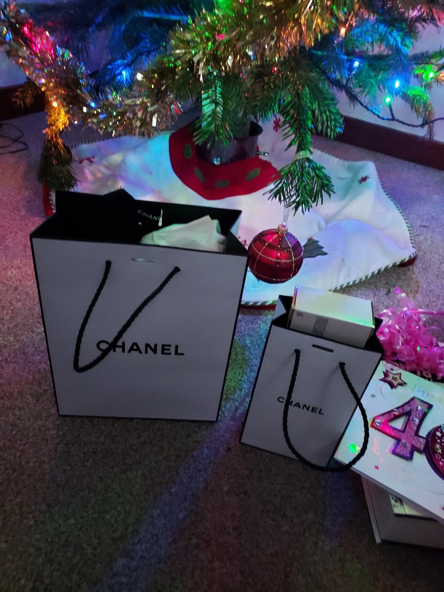 Selina Scott tweet media