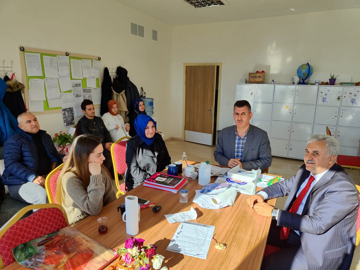 Bugün 
📌Çamlıdere ÇPL
📌Çamlıdere İlk ve Ortaokulu
📌Kaynaklı İlk ve Ortaokulu
📌İncirli İlk ve Ortaokulu
ziyaretlerimizi yaptık. Sendikal mücadelenin✊ önemi ve gündemdeki konulara🔔 dair hasbihal ettik. 
Yola revan olan <a href="/Nazmi38226223/">Nazmi AKŞAHİN</a> ve <a href="/hadibedir/">hadibedir</a> hocalarımıza teşekkür ederz