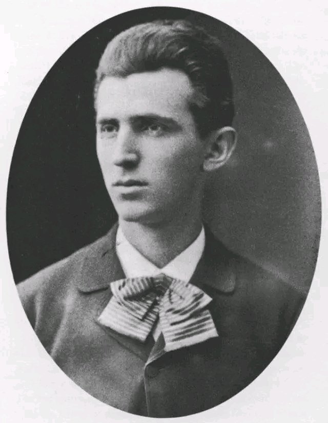 evans_efedjare's tweet photo. Nikola Tesla in 1879 at age 23. https://t.co/hp3sJ4cXhI
