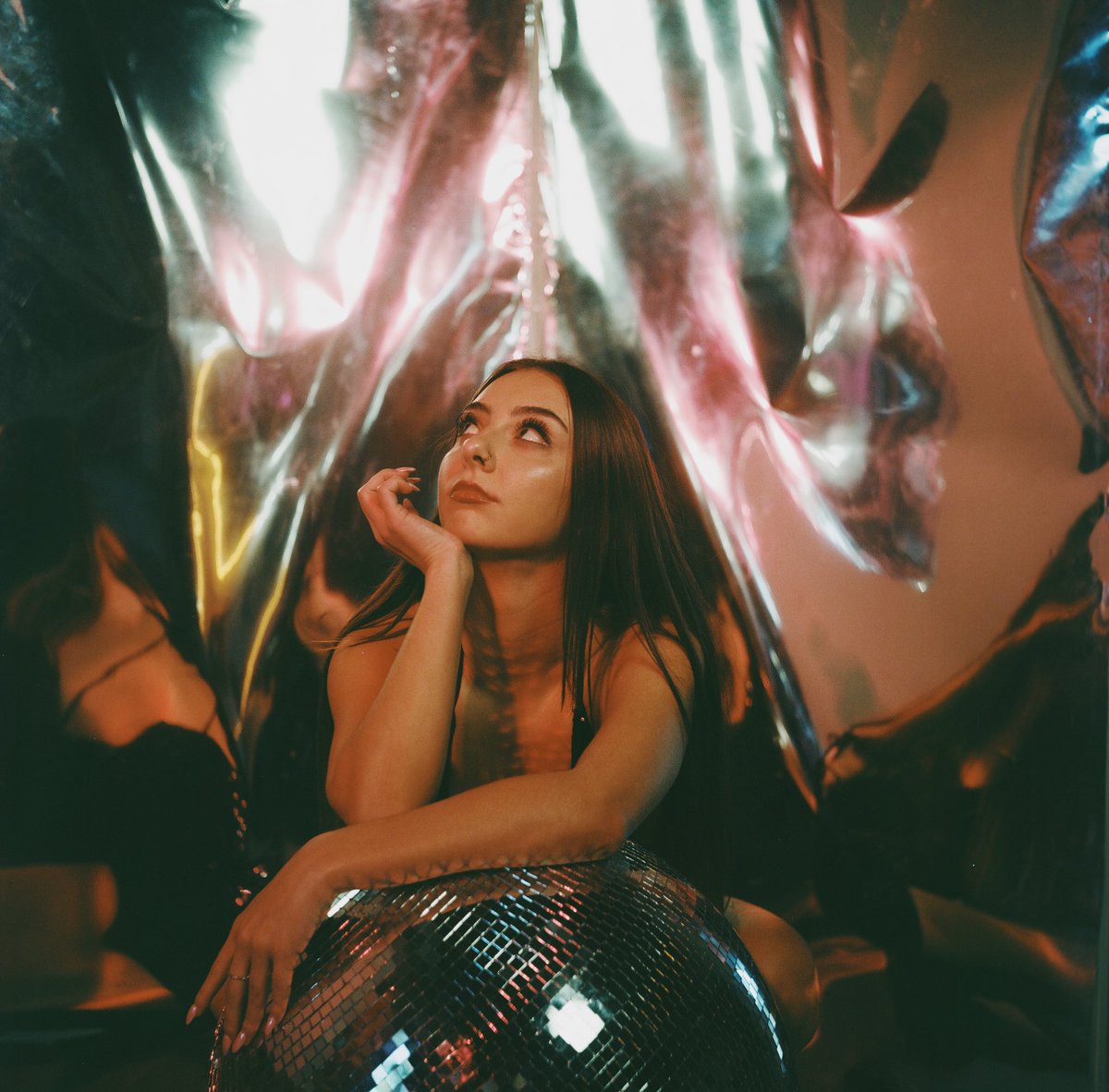natalieallenco's tweet photo. 🍸 🎞️ https://t.co/QeXolkOhma
