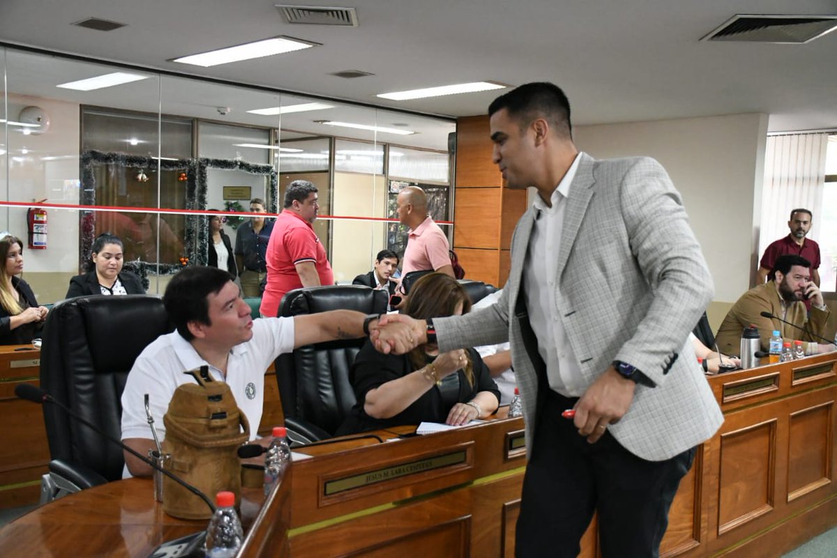 JesusLaraPy's tweet image. 🏢 Cerramos hoy el año legislativo en la Junta Municipal de Asunción.

Durante el receso, vamos a estar evaluando la gestión del año y analizando ya futuros proyectos.

¡Seguimos trabajando para construir una Asunción mejor para nuestras familias! 🇦🇹

#JesúsLaraConcejal