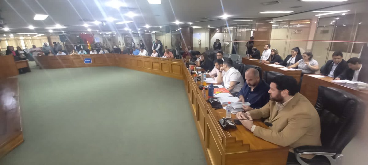 JesusLaraPy's tweet image. 🏢 Cerramos hoy el año legislativo en la Junta Municipal de Asunción.

Durante el receso, vamos a estar evaluando la gestión del año y analizando ya futuros proyectos.

¡Seguimos trabajando para construir una Asunción mejor para nuestras familias! 🇦🇹

#JesúsLaraConcejal