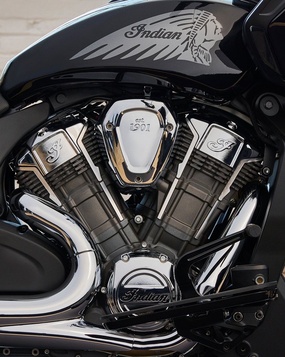 indianmotocycle's tweet photo. Big muscle, made for big riding. #ChallengerLimited

If 108 liquid-cooled cubic reasons to believe us isn't enough, try the inverted front end and dual 320mm Brembo discs up front.

#indianmotorcycle https://t.co/nx2X65ImEW