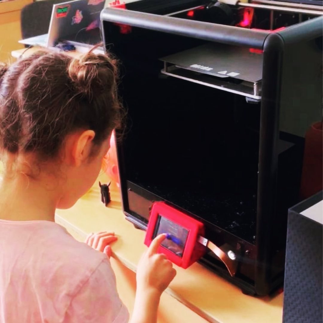 Mins3dprinter's tweet photo. Güzel bir etkinlik ile küçük yaşta çocukların hayallerine dokunduk.
İnteraktif aktivite ile onlar hayal etti, biz çizdik ve bastık.
En güzel yanı ise baskıyı kendileri başlatmaları ve 3D baskısını hep beraber izlemekti♥️🇹🇷

  #yerli3dyazıcı https://t.co/E3kqbUz24t