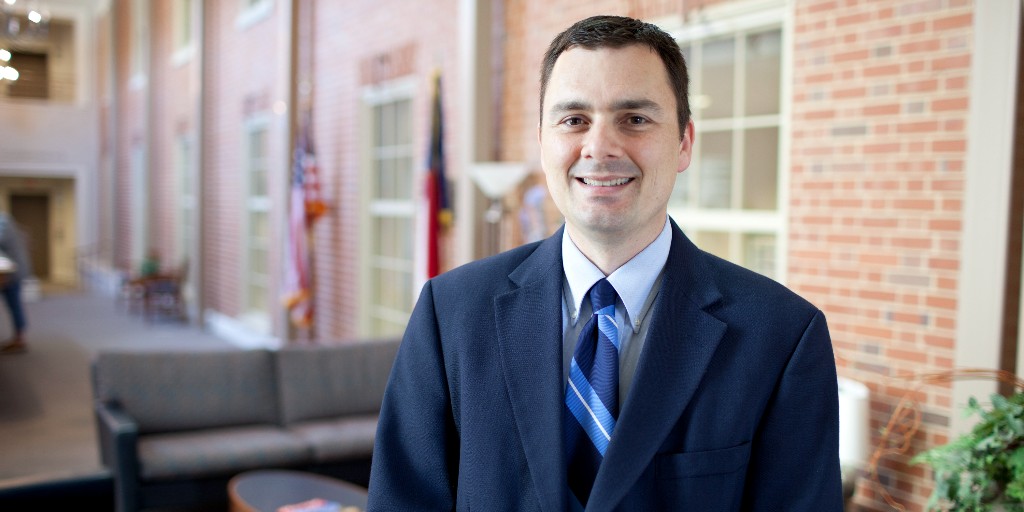 The Public Health concentration helps students prepare for careers as policy-driven health care administrators. Learn more about the Public Health concentration here: onlinempa.unc.edu/academics/conc…