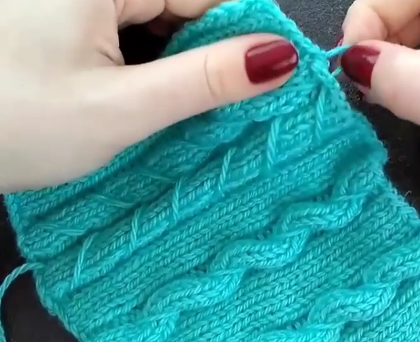 knithacker's tweet photo. How To Add Faux Cables To Your Knits ... An Easy Alternate To Cable-Knitting: ๐ https://t.co/pYnI6pgR1O #knithack #knithacker #handmade #knitting https://t.co/UYVElPkXuL