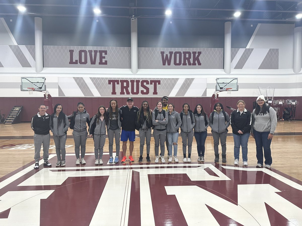 PittLadyPirates's tweet photo. Thank you Coach Buzz for sharing an early bird lesson with GLP and our team yesterday, on an Aggie Game day. We will take the wisdom home with us.  We appreciate your kindness and hospitality. @TeamCoachBuzz @aggiembk @ByJoshChambers https://t.co/DpxKVlLOBP