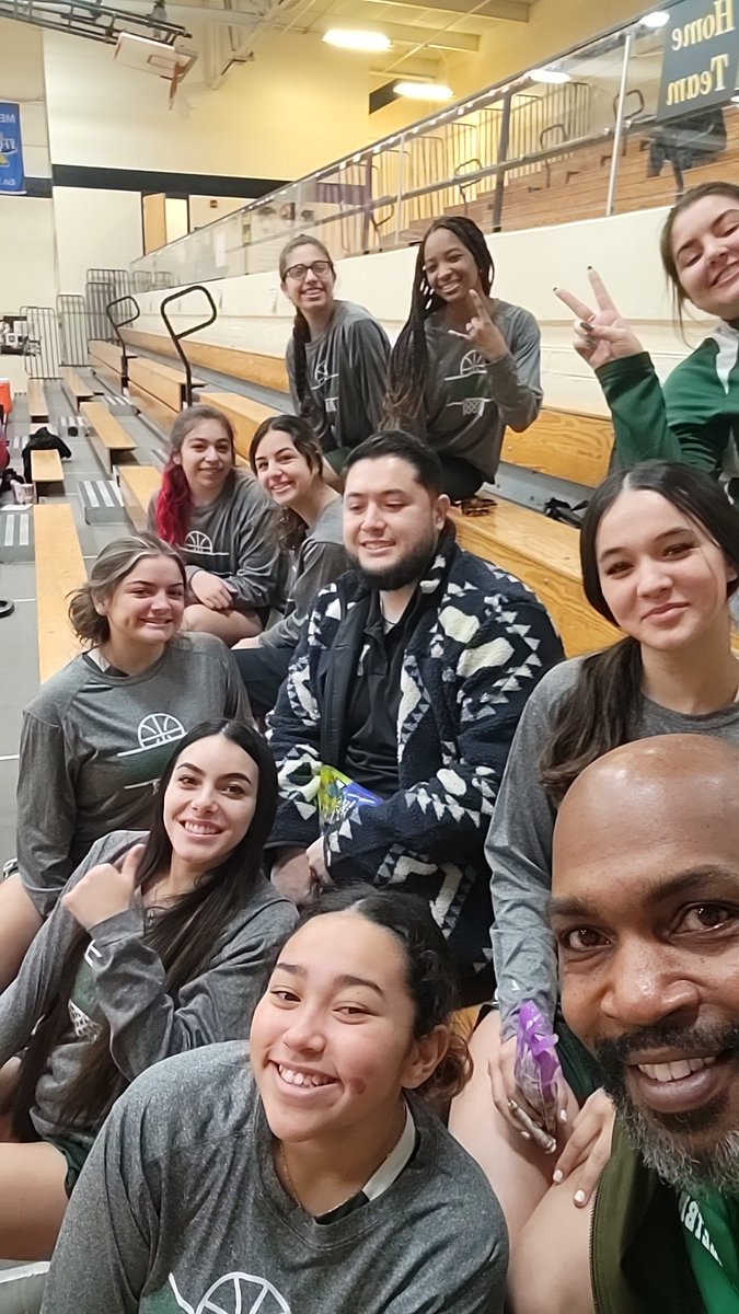 LadyOilerbb's tweet photo. Ready for Game 1 of 2! https://t.co/qaGQK2URNz
