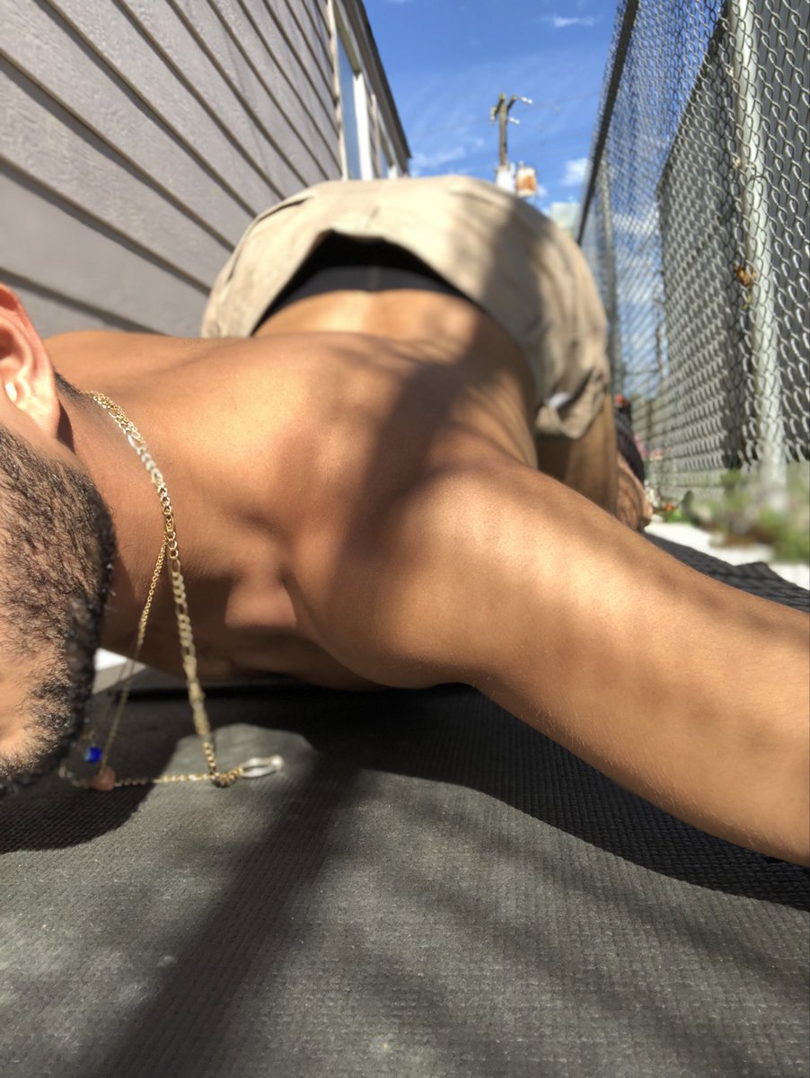 antonioxantojo's tweet photo. Nothing beats yoga under the sun ☀️ https://t.co/AUAPHotMLs