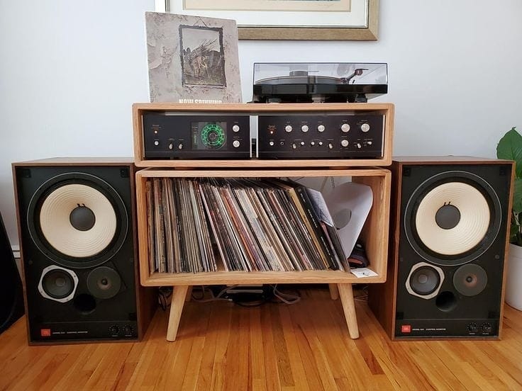 techrewinds's tweet photo. Which Piece of Gear would you pick? 😍
.
by @olivieramar
.
.
#Techrewinds #Vintage #turntable #phono #vinyl #records #music #hifi #highend #highfidelity https://t.co/KwKP4HVW5m