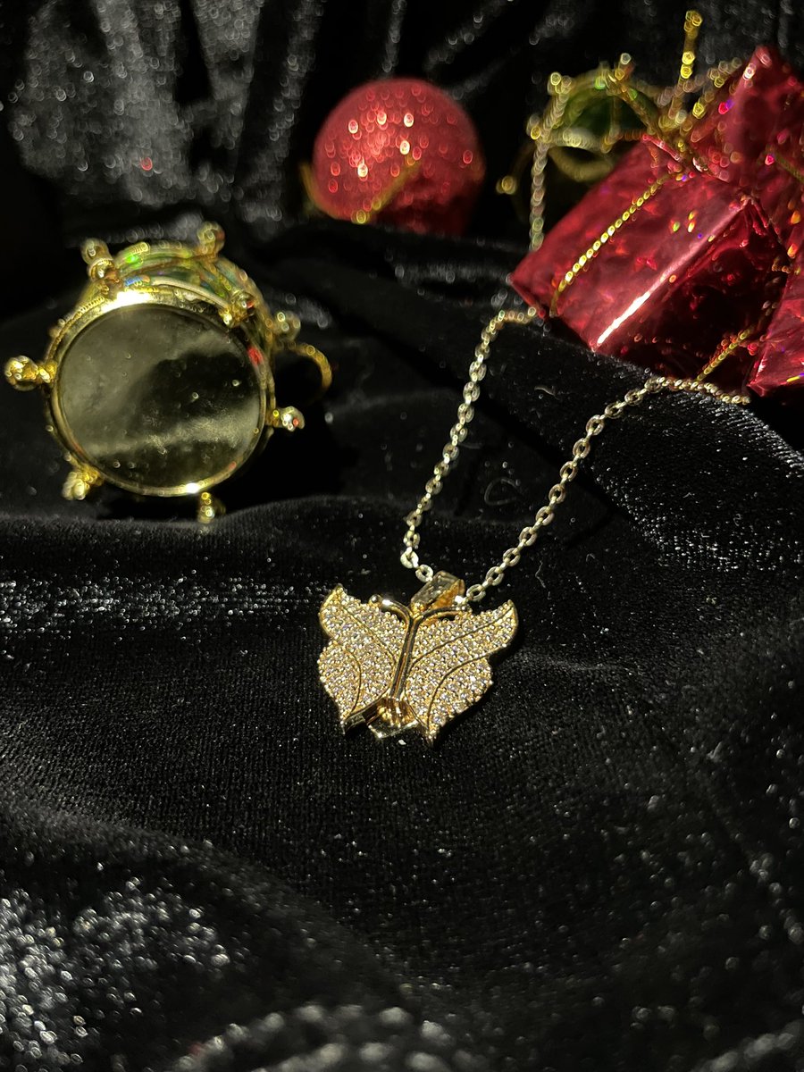 Bu tweeti beğenip rt atan bir takipçimize seçtiği bir takı hediye!