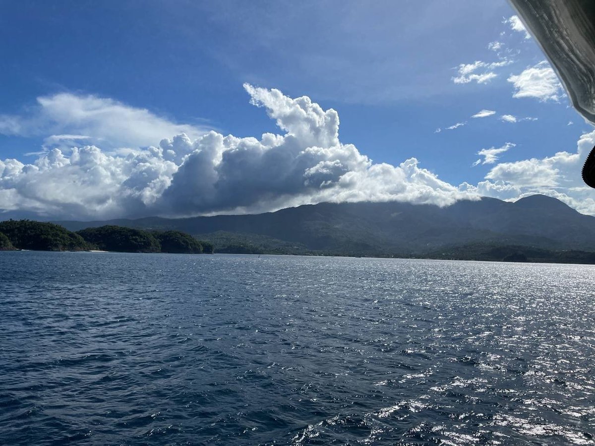 Evangelara's tweet photo. Together we can face any challenges as deep as the ocean and as high as the sky. https://t.co/YccU7WcfWo