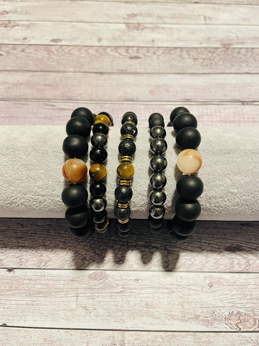 CuteNUniqueShop's tweet photo. Any Time, Any Place, Black Obsidian Bladelet @ https://t.co/5OF4tBuTdg

#jewelryshop #etsy  #etsystore  #jewelry  #bracelets #GIFTforyou #gifts #giftideas #onlinestore #beadedbracelet https://t.co/4myDVtr4H1