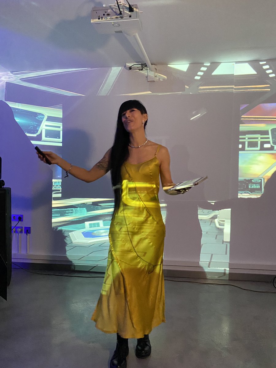 NettDigital's tweet photo. ¿Qué tal? ¿Cómo ha ido ese viaje a otra dimensión?🚀 Quería mi propia peli 3D ¡¡Gracias a @PolyFactory por hacer este gran sueño realidad virtual!!
@MyriamCarrel
#21AniversarioNETT https://t.co/E9mkGBRwqD
