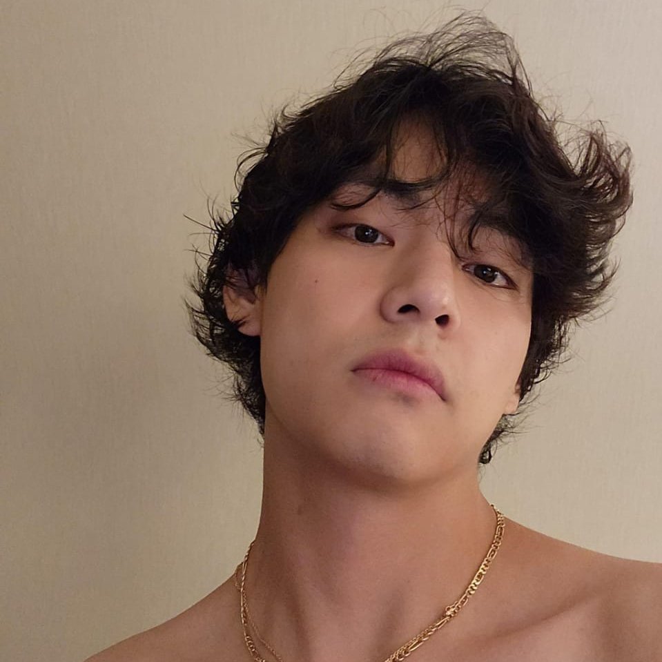 taeoeillet's tweet photo. ⠀

je me souviens quand je t'écrivais juste pour qu'un jour tu me lises. ♡🌸
⠀ https://t.co/KWoTbeQNri