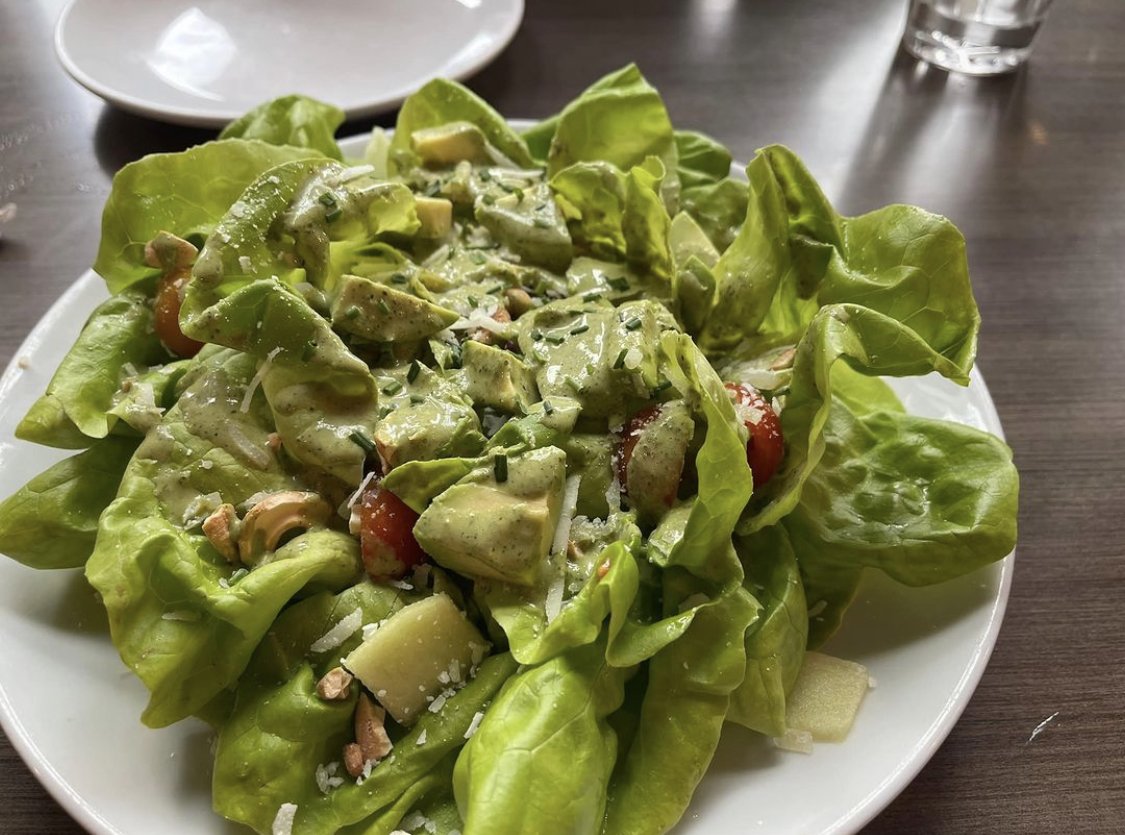 wmhtx's tweet photo. We’re starting our New Year’s Resolutions off now eating greens! 🌱🥗 Our fantastic BRUNCH SALAD is available Tues-Friday on our Lunch Menu and Weekends at Brunch. 💚📸 @_lesliefink #wmhtx #vegout #saladgoals #houstonlunch #houstonhealthy #midtownhouston https://t.co/9luJ6BpySd