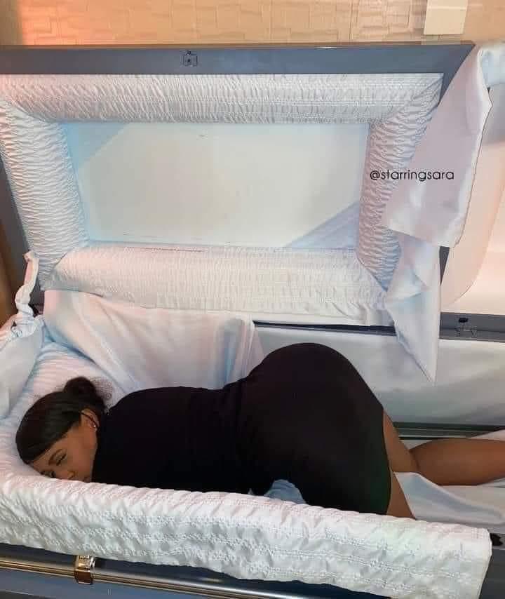 faiththegemini's tweet photo. Just in case he wanna hit it one last time bury me like this https://t.co/oXGQzQERfR