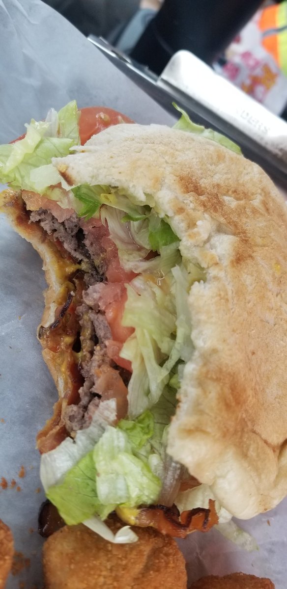 JustZac54's tweet photo. @cdotharrison Don't know if you have this spot scoped yet... but Johnny's Doughnuts and Burgers ar 45th and Prospect... maybe the best burger I've had in 5+ years... hands down best doughnut I may have ever had, including fresh Krispy Kremes. 10/10 going back! https://t.co/LlVBi2RsiE